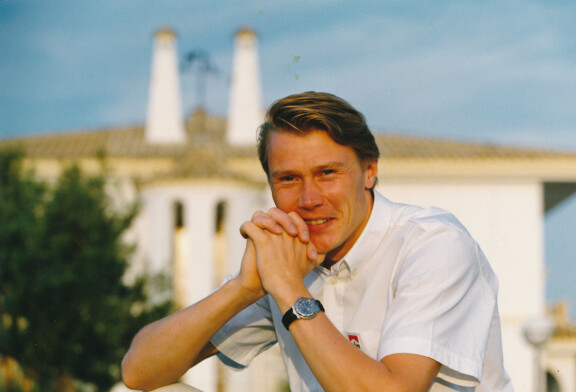 Vantaan Martinlaaksosta maailmalle ponkaissut Mika Häkkinen oli syystäkin haluttu poikamies. Kuva vuodelta 1995.