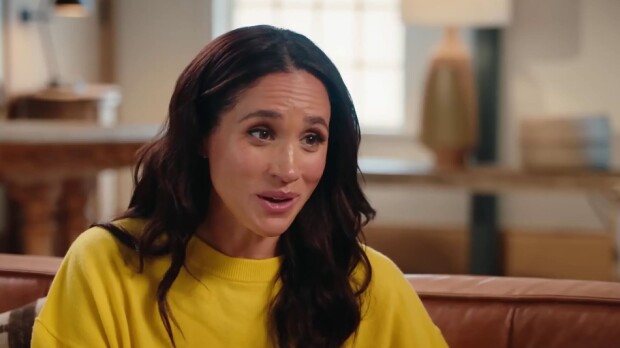 Herttuatar Meghan avautuu hovin sukkahousumääräyksestä