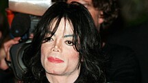 Harvoin julkisuudessa esiintyvä Michael Jacksonin esikoispoika kihlasi rakkaansa – tältä hän näyttää