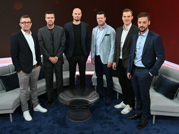 MTV:n lätkälähetyksissä on kova kattaus. Vasemmalta oikealle Antti-Jussi Niemi, Siim Liivik, Jesse Joensuu, Karri Kivi, Pekka Saravo ja Juhamatti Aaltonen.