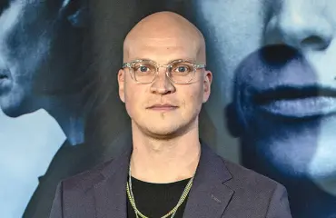 Putous-tähti Riku Niemisen yllätyspäätös - pyrkii keväällä eduskuntaan: "Perheeni kuvaa minua Terrieriksi ja Duracell-pupuksi"