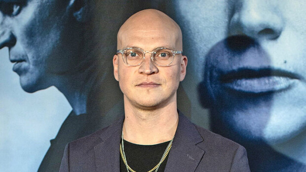 Putous-tähti Riku Niemisen yllätyspäätös - pyrkii keväällä eduskuntaan: 'Perheeni kuvaa minua Terrieriksi ja Duracell-pupuksi' Riku Nieminen