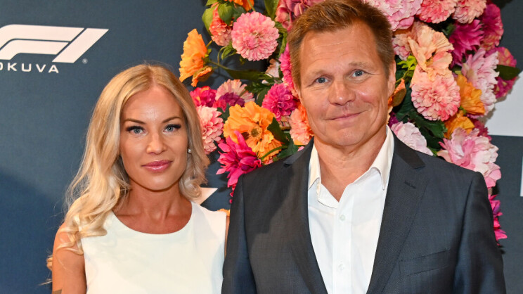 Ohhoh! Mika Salo ja Annica-vaimo juhlivat hääpäivää intiimisti – uskalias kuva