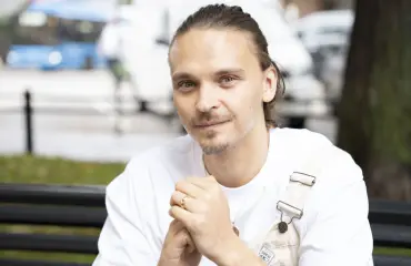 Roope Salminen varasi hääpaikan kuukausia ennen kosintaa: ”Olisi ollut vuosi aikaa etsiä joku toinen ihminen”