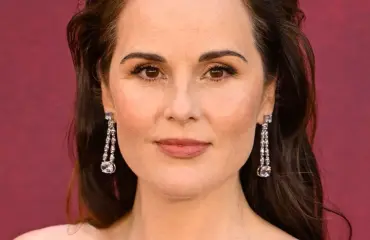 Downton Abbey -tähti, 43, raskaana – taustalla suuri tragedia