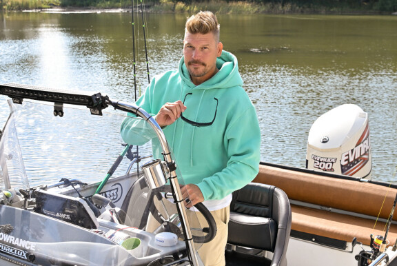 Akin puolesta joku muu mies saa luvan olla Ritan haikaileman vauvan isä.