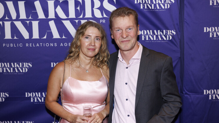 Toni Nieminen yllätti Janet-rakkaan!