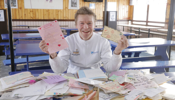 Toni Nieminen oli mäkihyppyuransa aikana nuorisoidoli, jolle sateli ihailijapostia.