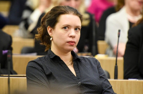 Anna Kontula kertoo seksistä ja sen myymisestään harvinaisen avoimesti omassa kirjassaan.