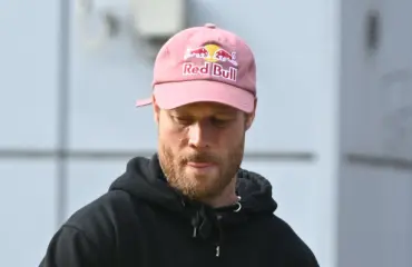 Eero Ettalan touhut herättivät hilpeyttä – paparazzikuvat paljastavat totuuden