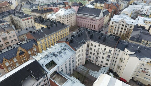 Siltsun Helsingin keskustassa sijaitseva huoneisto ei ostajia kiinnostanut. Syynä oli kova hintapyyntö ja messevä yhtiövastike. Lopulta se myyntiin polkuhintaan.