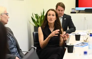 Upea asu! Suzanne Innes-Stubb edusti tyylikkäänä