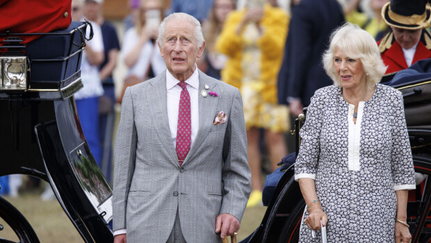 Sisäpiirilähde: Kuningas Charles ja Camilla asuvat erillään