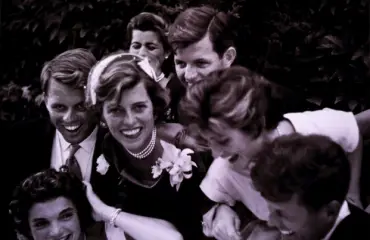 Dokumentti: Joe Kennedy tuhosi tyttärensä elämän karmealla tavalla
