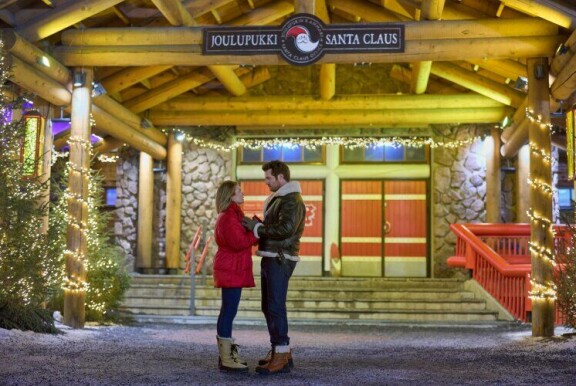 The Finnish Line -elokuvan kohtauksia kuvattiin myös Rovaniemellä. Kuvassa Kim Matula ja Beau Mirchoff.