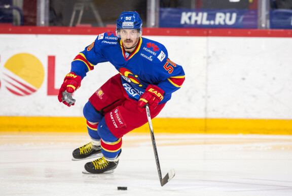 Juhamatille maksettiin mottipäisiä summia KHL:ssä.