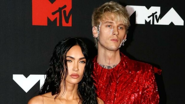 Megan Foxin ja räppärirakkaan aikuisten roolileikit päätyivät someen – fanit järkyttyivät: 'Mitä vi***a' Megan Fox ja Gun Kelly