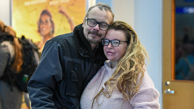 Kohuvideo julki: Johanna Tukiaisen ja Veijo-rakkaan ensikohtaaminen vankeuden jälkeen tallentui videolle – katso Tuksun vankilatilitys! johanna tukiainen