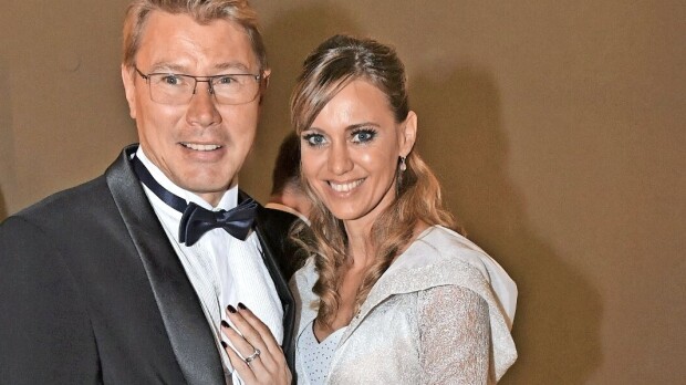 Mika Häkkisen Marketa-vaimon kohupaljastus: vehtasivat vuosia Mikan ollessa naimisissa!