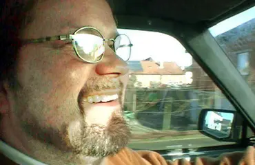 Hittiartisti rakastui puolet nuorempaan filippiiniläisnaiseen - näin kävi