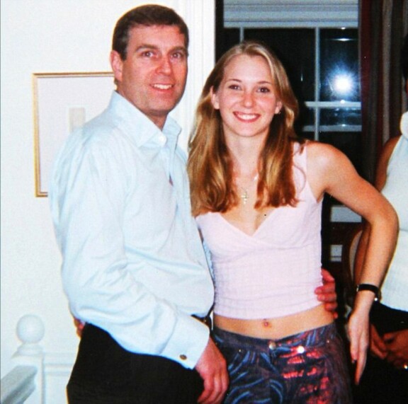 Prinssi Andrew ja Virginia kuvattiin yhdessä vuonna 2001.