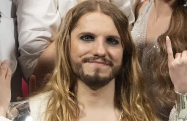 Portion Boys -laulajan vauva syntyi etuajassa