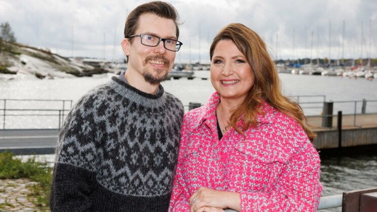 Huono äiti -bloggaaja Sari Helin, 56, ja kokkirakas Ilkka Lääveri, 40, asuvat yhä erillään – 'Ikäero säikäytti'
