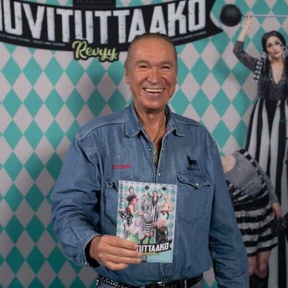 Kyllä naurattaa! Siellä missä tapahtuu, siellä myös Ilkka 'Ile' Vainio. Siellä missä tapahtuu, siellä myös Ilkka 'Ile' Vainio.