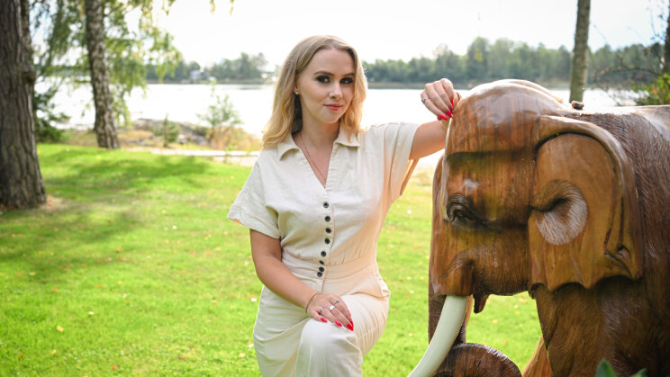 Käytöksellään kummastuttanut Helmi Loukasmäki rikkoi hiljaisuuden