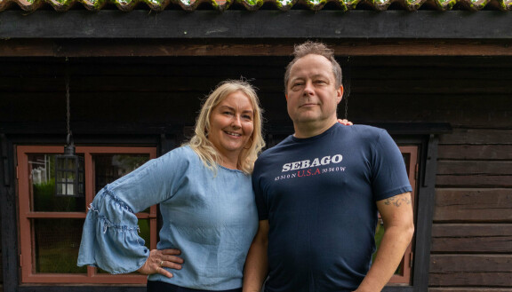 Katja Vastamäki ja Kimmo Karlsson asuvat kodissa kahdestaan. Ovet ovat avoinna kuitenkin päivittäin vieraille ja läheisille, kuten heidän aikuisille lapsilleen.