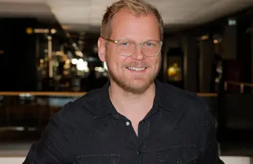 Antti Luusuaniemi on huolissaan internetin vaaroista: Lapsen puhelimessa ei nettiä 