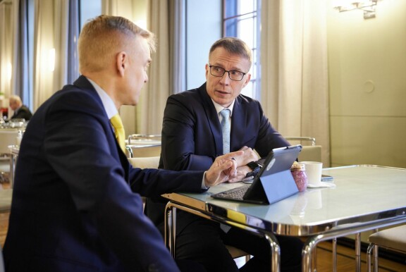 Jukka Kopra kertoo jutelleensa aika ajoin Benin kanssa puhelimitse.