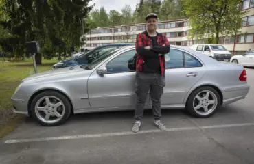 Topi, 31, hassaa rahansa autoihin – pelkää parisuhteensa puolesta