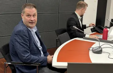 IS: Jethro Rostedtille jättisakot!