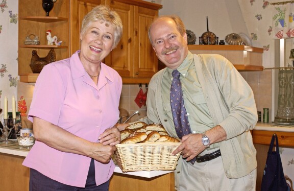 Jarmo vuonna 2004 Salkkarit-kulisseissa Maija-Liisa Peuhun kanssa.