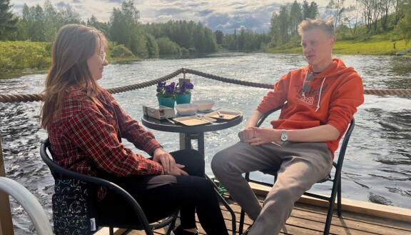 Matilda ja Antti kävivät saunalautalla treffipäivänään. Maajussille morsian: Antti ja Matilda treffeillä.