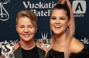 Saara Aalto ja Meri-rakas harvinaisessa pusukuvassa: "Ei ollut helppoa päästää irti..."