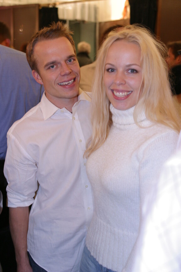 Katri ja ohjaajaveljensä Kusti Manninen 2003.