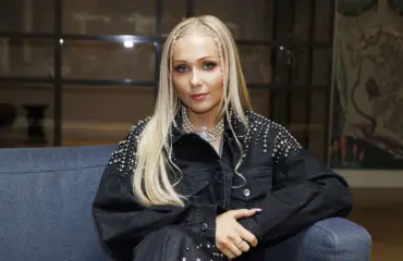 Viivi avautuu parisuhteesta: "Rakastunut tosi kovaa"