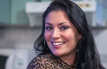 Tässä on Jasmin Vähäkankaan harvoin julkisuudessa nähty Helga-äiti