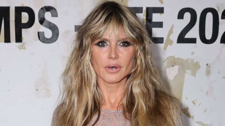 Heidi Klum hätkähdytti Pariisin muotiviikoilla – nakumekko ja hurjat hampaat