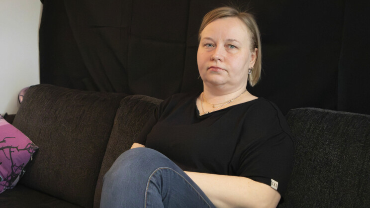 Yksinhuoltajan talous on kuralla – näin paljon hän elää yli varojensa