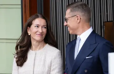 Oho! Suzanne Innes-Stubb räväytti asullaan – kuvat