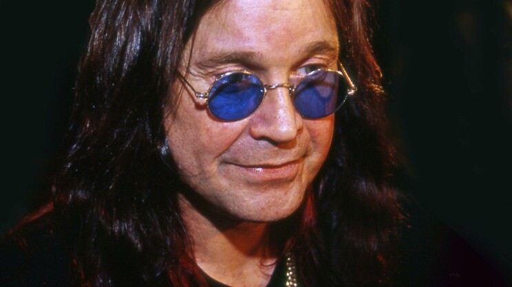 Ozzy Osbourne paljastaa kirjassa: Leikkaus epäonnistui eivätkä kivut hellittäneet