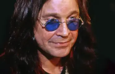 Ozzy Osbourne paljastaa kirjassa: Leikkaus epäonnistui eivätkä kivut hellittäneet