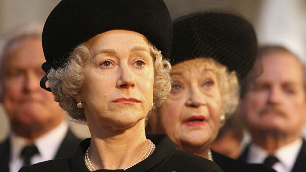 The Crown -sarjan tekijän Elisabet II:sta kertova elokuva oli vuoden 2006 juhlituimpia teoksia – pääosaesittäjä sai Oscarin Helen Mirren, The Queen 2006