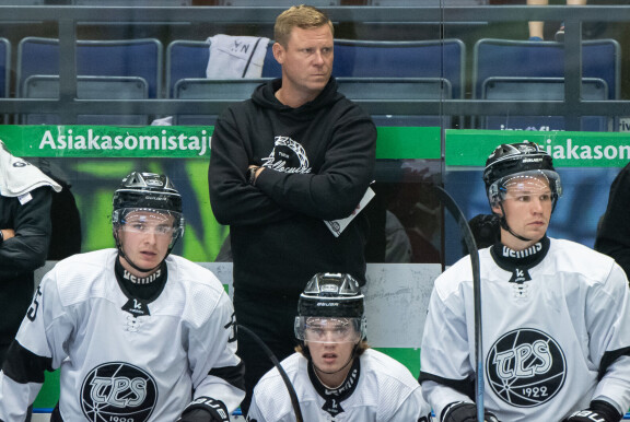 Mikko toimii tällä hetkellä TPS:n apuvalmentajana.