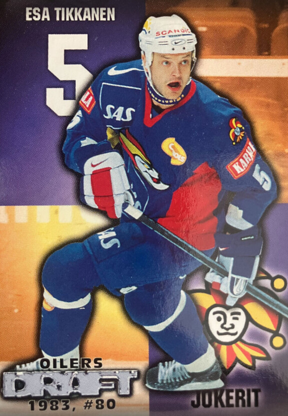 Esa Tikkanen on legendan asemassa monessa eri joukkueessa, mutta Suomessa juuri Jokerit on jäädyttänyt 'Tikin' pelinumeron. Esa Tikkanen on legendan asemassa monessa eri joukkueessa, mutta Suomessa juuri Jokerit on jäädyttänyt 'Tikin' pelinumeron.