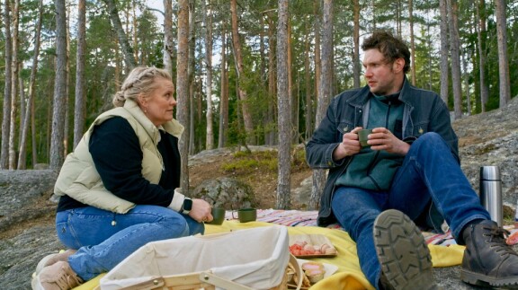 Miia ja Miika treffeillä. Maajussille morsian: Miia ja Miika treffeillä