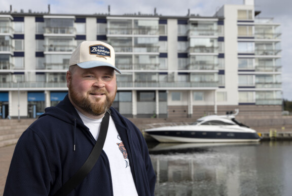 Akselin makunystyrät toimivat ruoan lisäksi myös autojen suhteen.